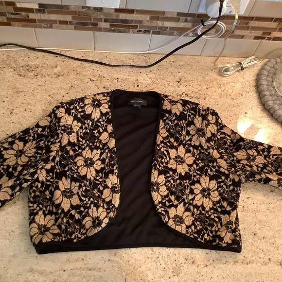 R & M Richards Two-Piece Maxi Dress and Shrug Size 10 Black and Gold - Picture 8 of 13